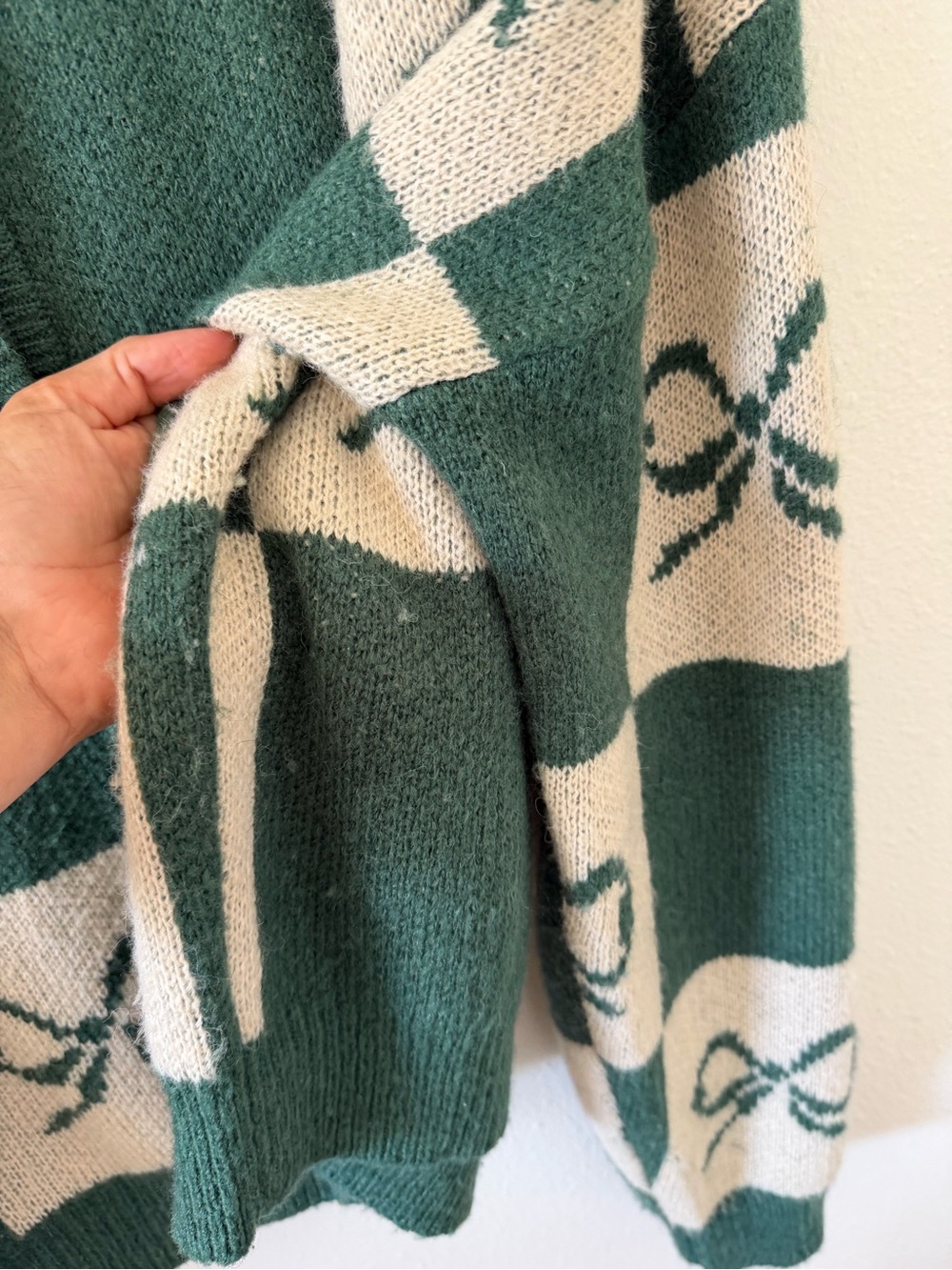 Lauda Cardigan- Lisa Says Gah - Picture 5 of 6